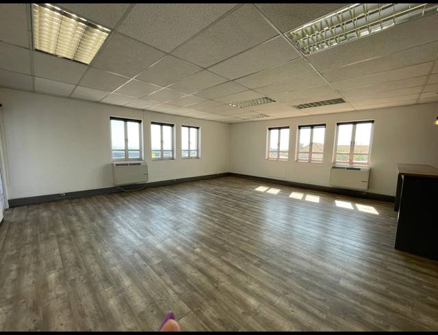 388M² OFFICE TO LET IN BRYANSTON